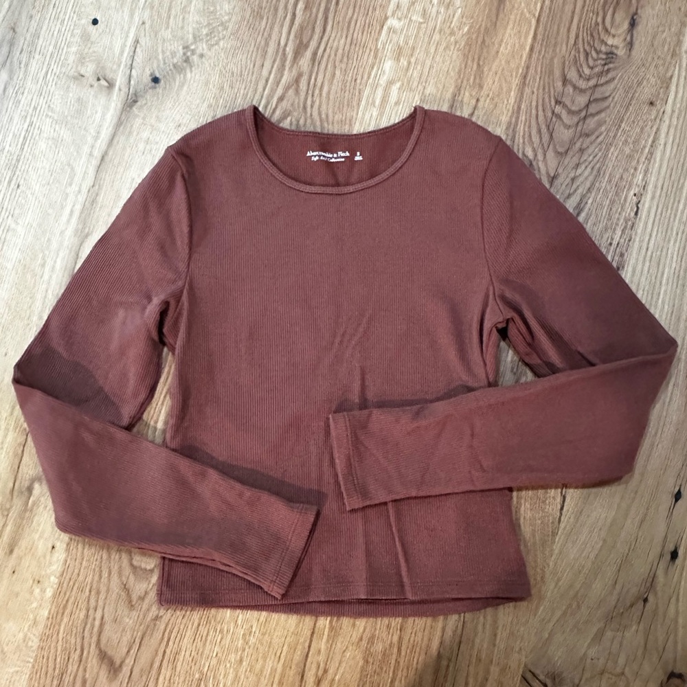 Abercrombie & Fitch Long-Sleeve Seamless Ribbed Crew Top
